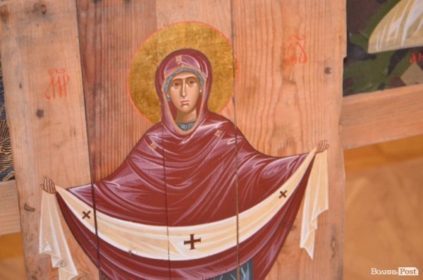 У Луцьку продавали ікони на потреби вояків АТО. ФОТО