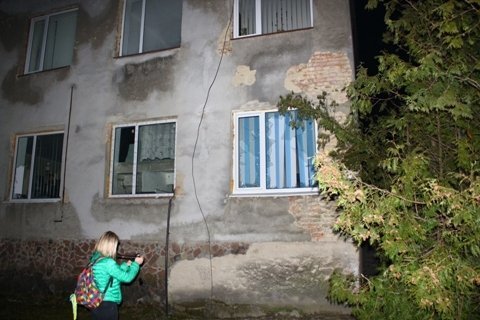 У Маневичах розгромили офіси комуністів і регіоналів. ФОТО