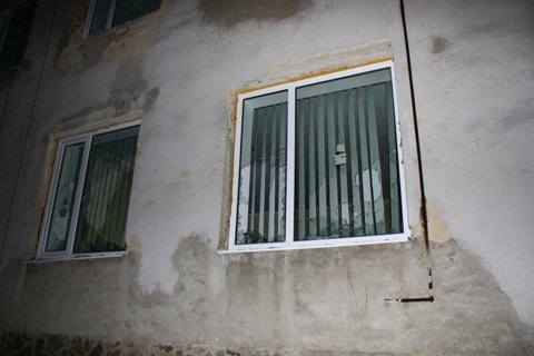 У Маневичах розгромили офіси комуністів і регіоналів. ФОТО