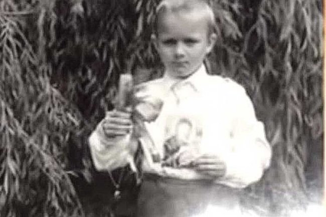 Зворушлива історія життя: чоловік через 35 років розшукав маму, яка відреклася від нього ще в пологовому