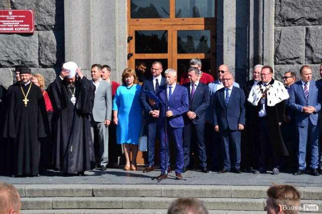 Більше тисячі першокурсників посвятили у студенти СНУ. ФОТО