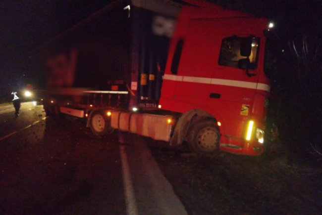 Легковик виїхав на зустрічну смугу: деталі смертельної ДТП у Чарукові. ФОТО