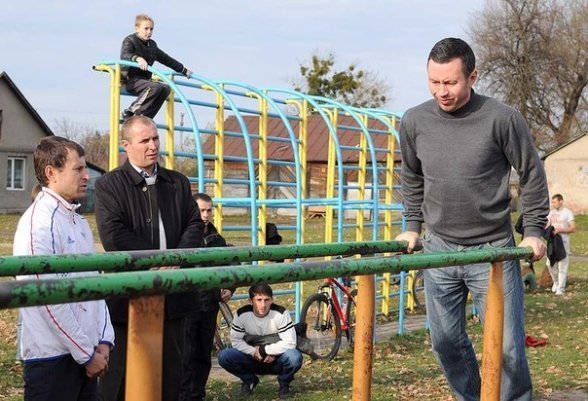 «Street Workout» в Ківерцях: віджимання на брусах. ФОТО