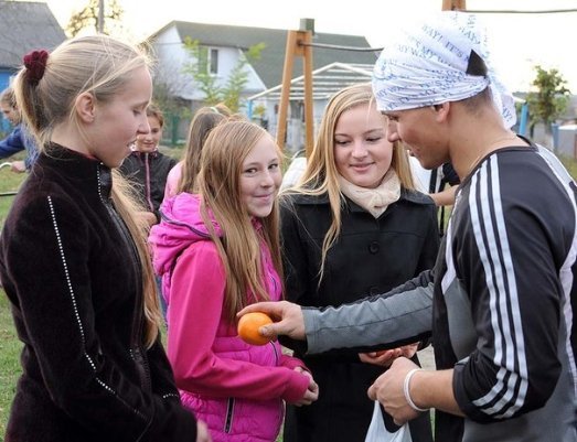 «Street Workout» в Ківерцях: віджимання на брусах. ФОТО