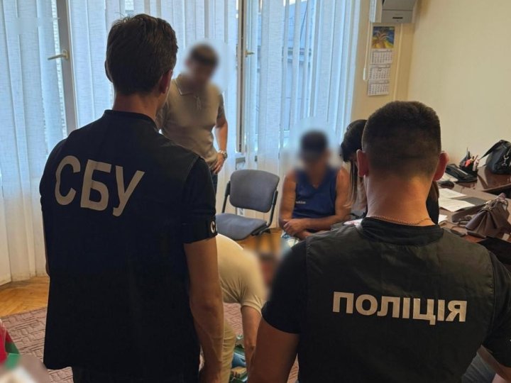 Вимагали повернути ці кошти готівкою: на Волині посадовці привласнювали премії працівників