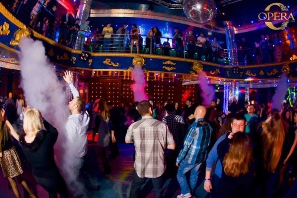 «Вусата вечірка» в луцькому клубі. ФОТО