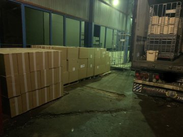 На пункті «Доманове» затримали патрію безакцизних цигарок на майже 2 мільйона гривень. ФОТО