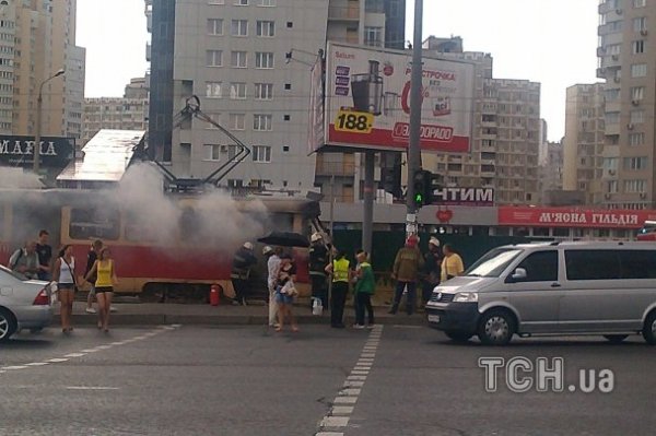 У Києві горів трамвай. ФОТО