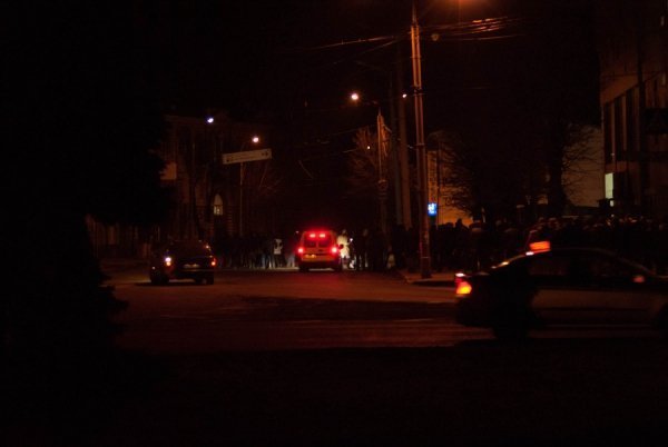 Фото нічного бунту в Луцьку