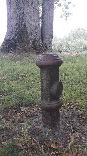 «Цікаво пройтись по водорозділу: по ту сторону Прип'ять тече до Басейну Чорного моря, а по другу - усі струмочки та річки прагнуть до Балтійського: а ти стоїш і ... Точно знаєш, яку сторону приймаєш»