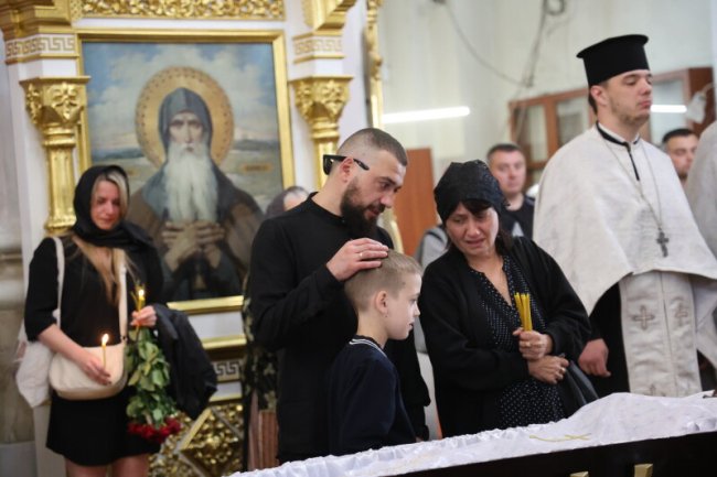 У Луцьку попрощалися з Героєм Романом Чехайдою