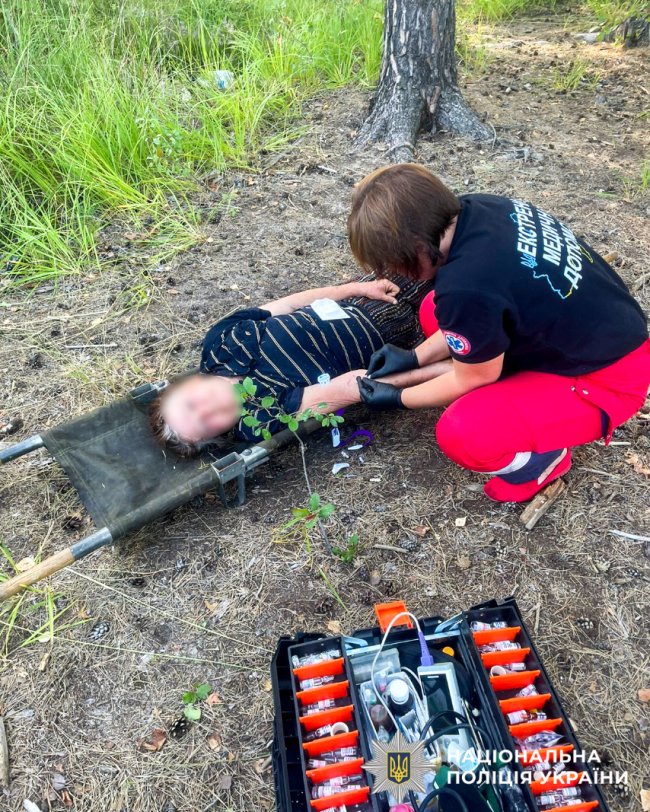 На Рівненщині жінка застрягла в болоті, збираючи журавлину, та пробула там майже добу