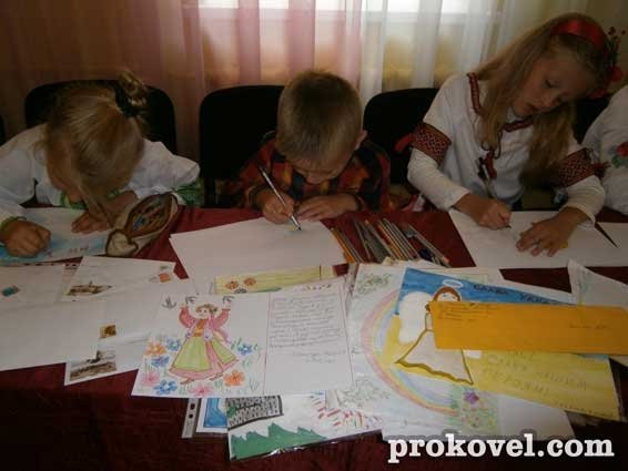 Маленькі ковельчани писали листи бійцям 51-ої бригади. ФОТО