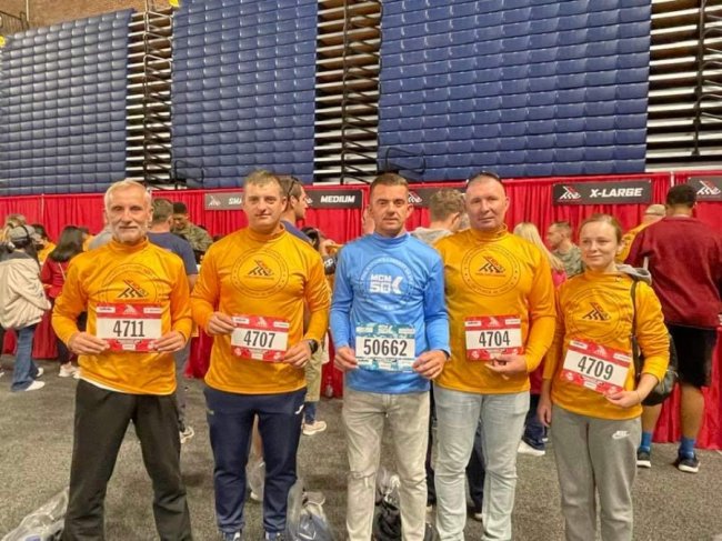 Двоє волинян подолали ультрамарафон у США. ФОТО