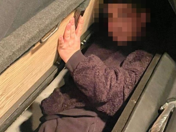 Волинянин вивозив чоловіків у схованці кабіни вантажівки: шістьом вдалось перетнути кордон