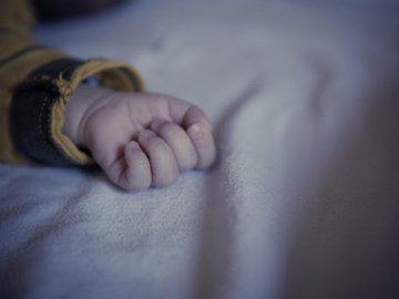 У Вінницькій області від удару струмом загинула дворічна дитина