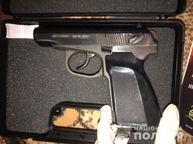 Волинські поліцейські викрили священника, який переробляв та збував зброю. ФОТО