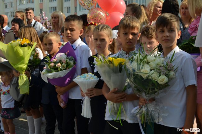 Під гаслом «Вперше»: луцька школа №27 відкрила свої двері. ФОТОРЕПОРТАЖ