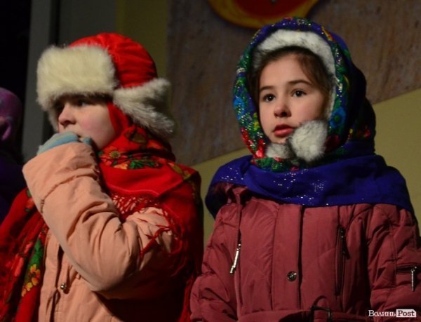 Засвітили головну ялинку Луцька. ФОТО 