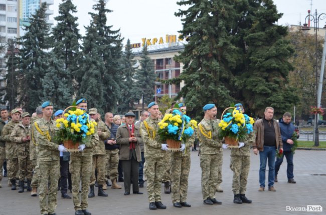 Герої завжди з нами: у Луцьку вшанували загиблих в російсько-українській війні. ФОТО