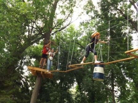 Для дітей-сиріт влаштували активний відпочинок у луцькому парку. ФОТО 