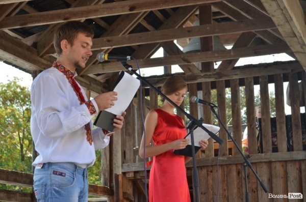 У Луцькому замку дітей вчили дзвонарному мистецтву. ФОТО