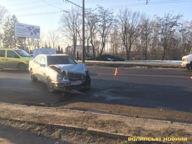 У Луцьку на Дубнівській влупились три автівки. ФОТО