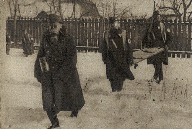 Із квестами і танцями: як у Луцьку у 30-х роках проходили акції Червоного Хреста. РЕТРОФОТО