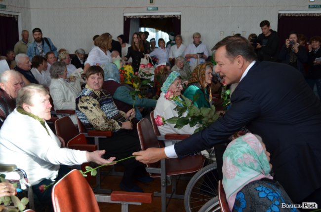 «Ми витрусимо з держави гроші для пенсіонерів та ветеранів», – Олег Ляшко у Луцьку*