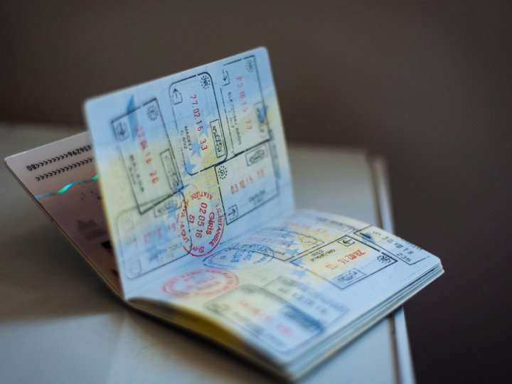 Закордонний паспорт підлітки з 14 років зможуть оформлювати самостійно