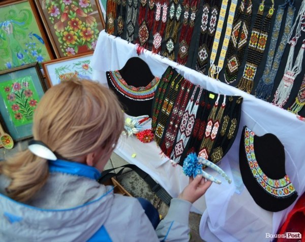 У центрі Луцька – виставка талантів зі всієї області. ФОТО 