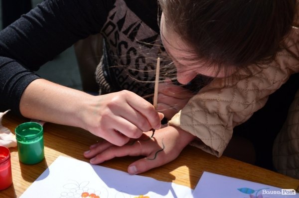 У центрі Луцька – виставка талантів зі всієї області. ФОТО 