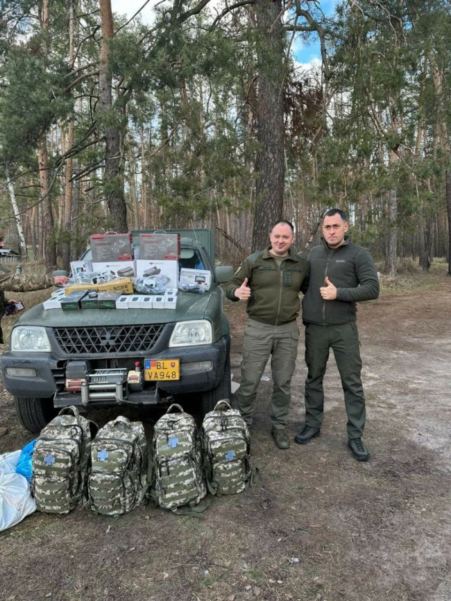 Прокурор Волині у день народження повіз допомогу на фронт