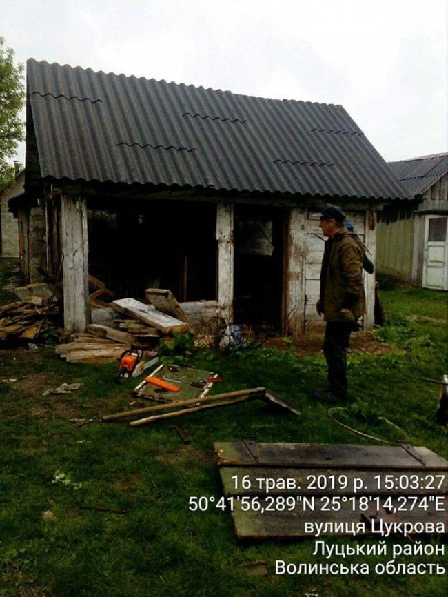 У Луцьку муніципали знесли незаконно встановлені халабуди