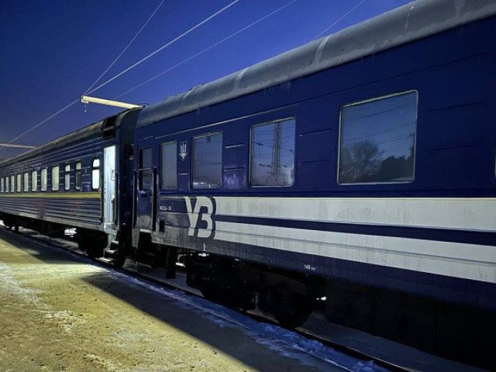 Два потяги, що курсують через Волинь, затрималися через російські обстріли