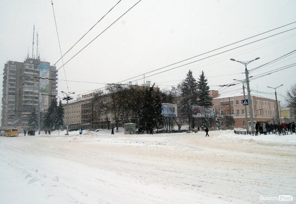 Як Луцьк замело снігом. ФОТО