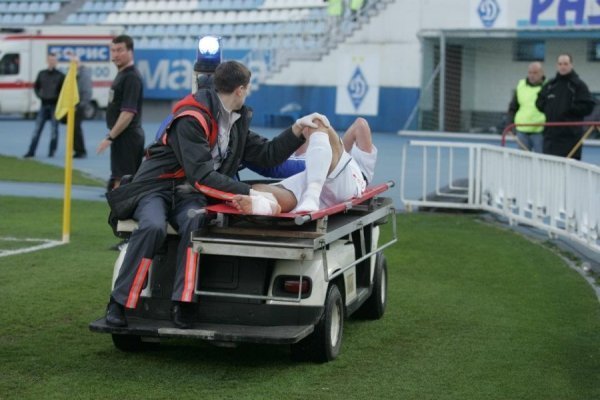 Футболісту «Волині» розпороли ногу