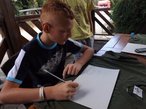 Діти волинських учасників АТО  творили «Подарунок для солдата». ФОТО