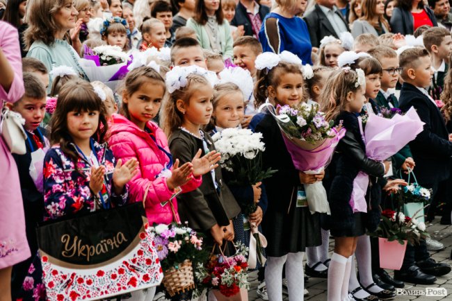 У Луцькому НВК №26 пролунав перший дзвінок. ФОТОРЕПОРТАЖ