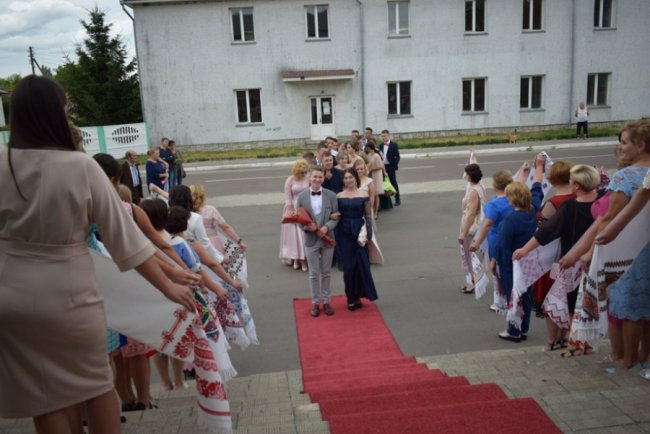 Як відгуляли випускний у Голобах. ФОТО