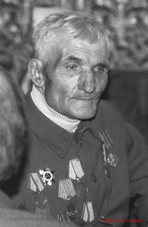 Справжні солдати, які пережили пекло війни: фотоспогади 30 років тому