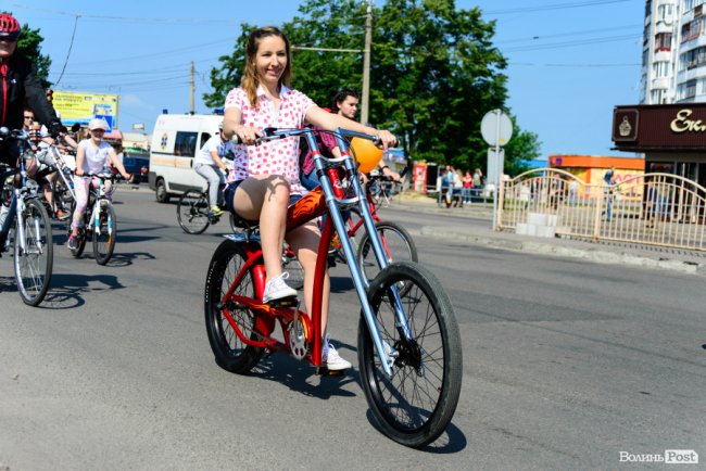 З дітками, собакою та у вишиванках: як лучани провели «Велодень-2019». ФОТО