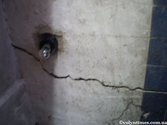 У Луцьку під землею будують спортивно-оздоровчий комплекс – люди бояться обвалу. ФОТО