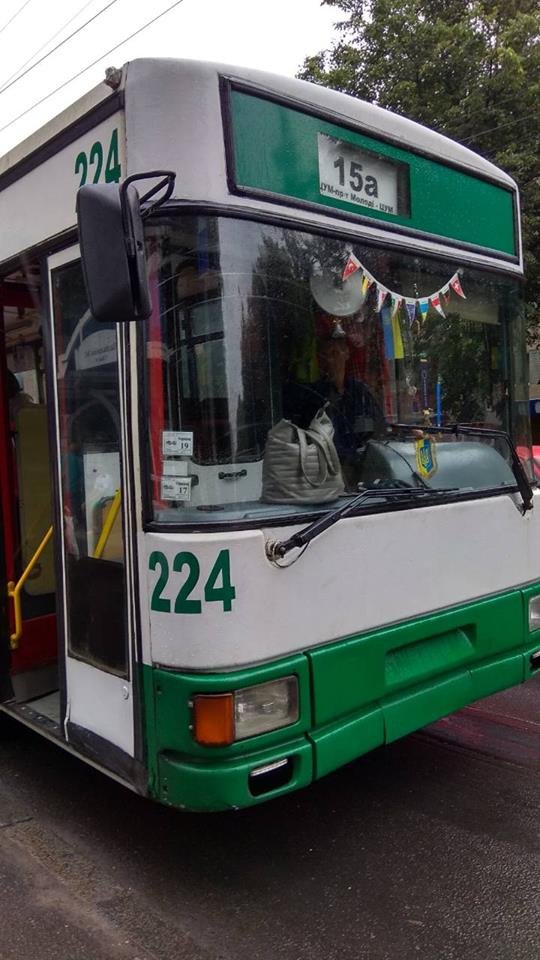 Режим «тролейбус»: у Луцьку кондуктор накинулася на пасажирку