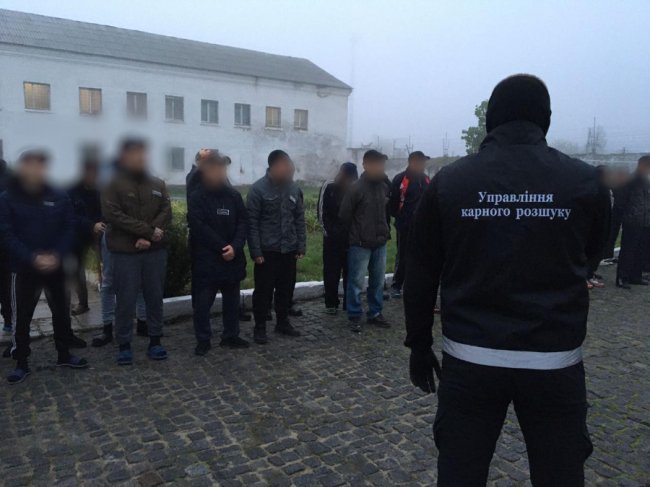 Шахраї видурили у понад 20 волинян мільйон гривень: у декількох областях проводяться обшуки