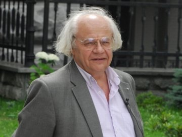 У Києві прощаються з Іваном Драчем