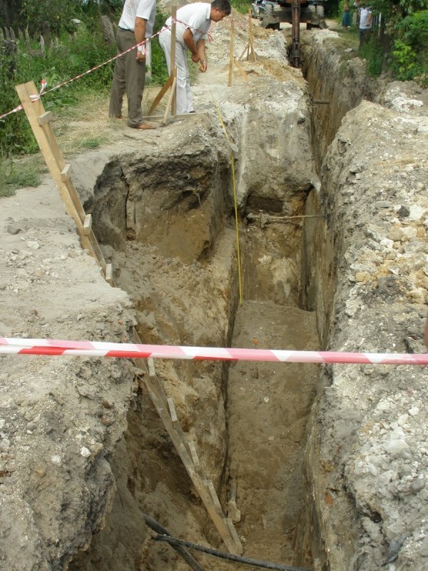 Під грунтовим обвалом опинилося двоє мулярів: один загинув
