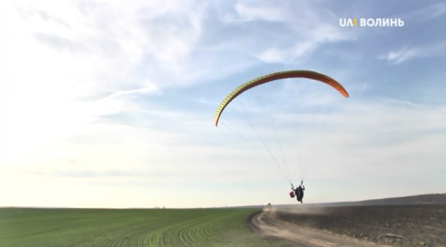 На висоті 5 тисяч метрів: найекстремальніші польоти луцького парапланериста. ВІДЕО