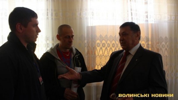 Як «люстрували» головного поштаря Волині. ФОТО. ВІДЕО