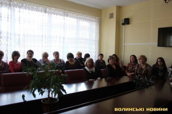 Як «люстрували» головного поштаря Волині. ФОТО. ВІДЕО